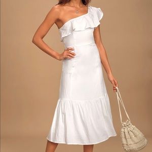 *NWT* Lulus one shoulder midi